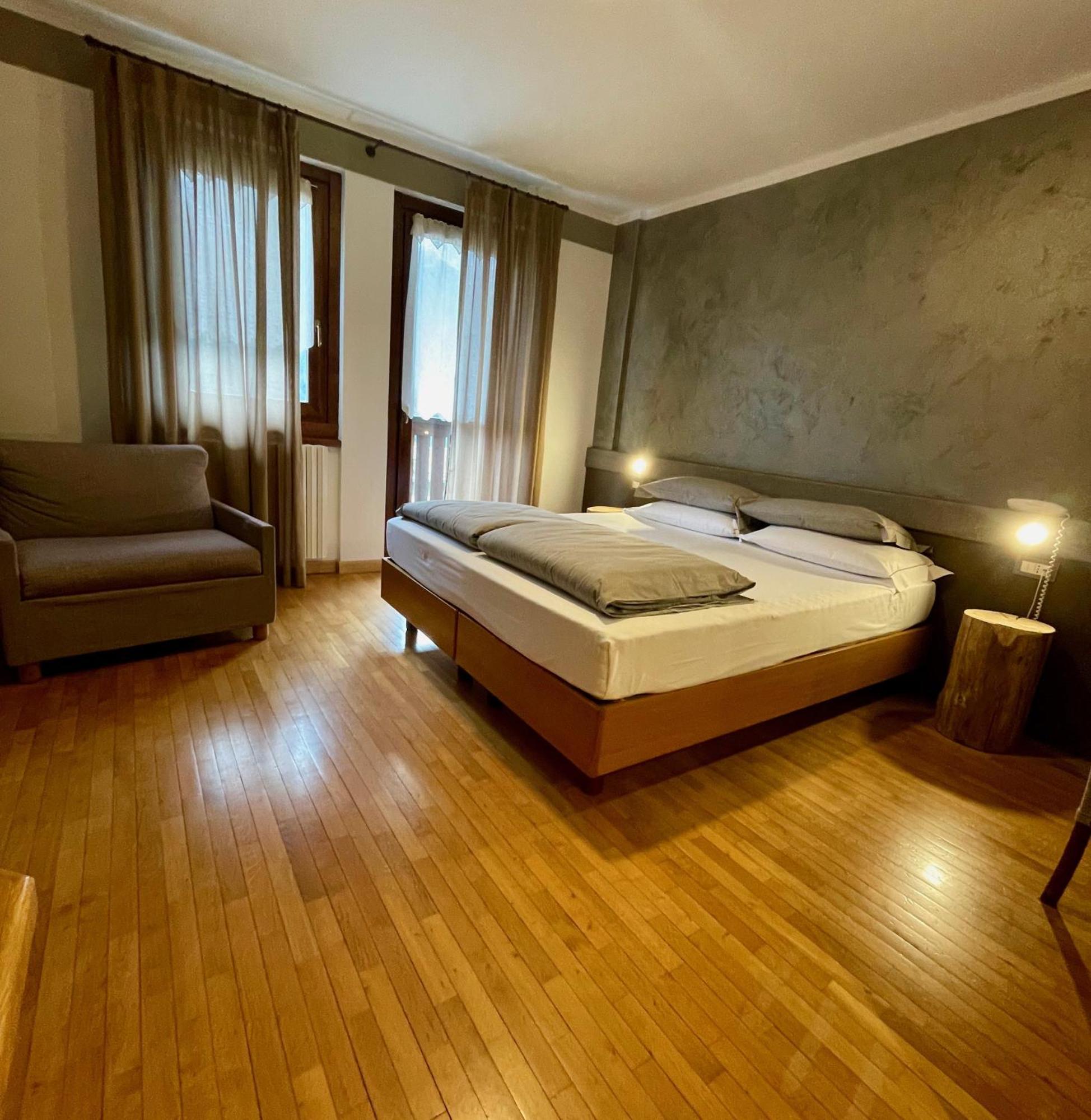 Hotel Garni Sorriso 蓬泰迪莱尼奥 外观 照片