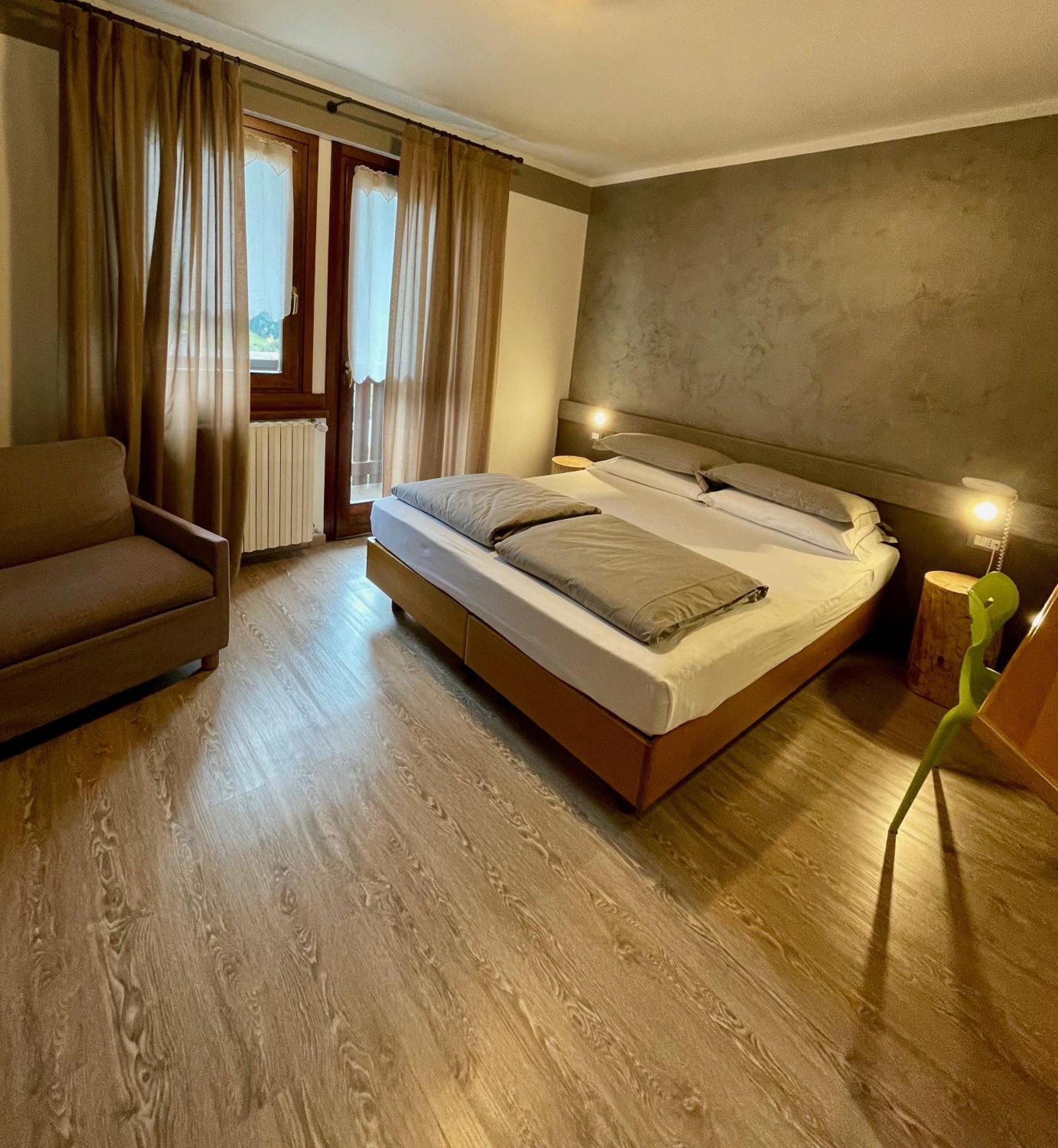 Hotel Garni Sorriso 蓬泰迪莱尼奥 外观 照片