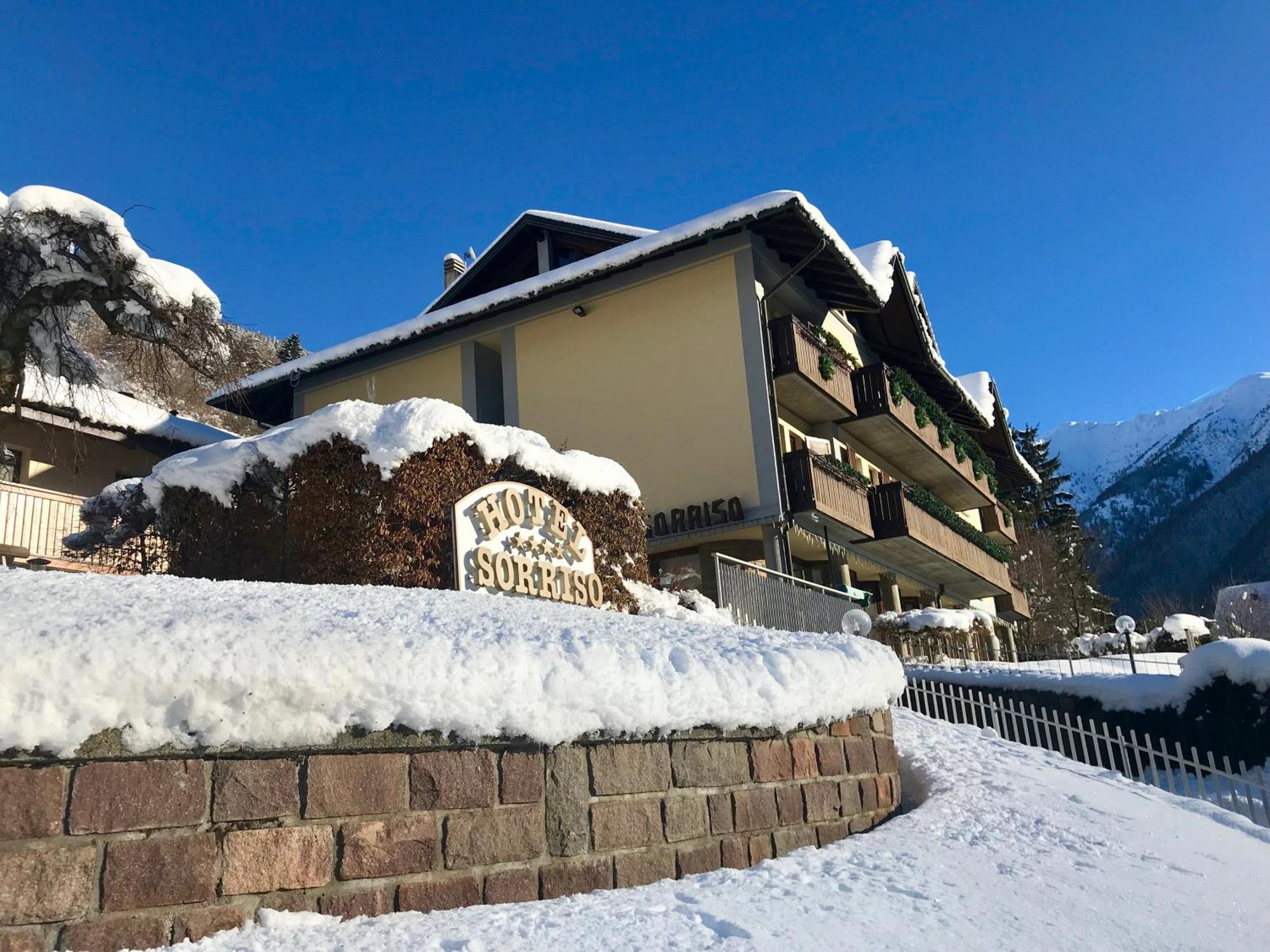 Hotel Garni Sorriso 蓬泰迪莱尼奥 外观 照片